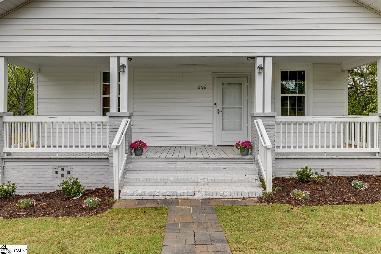 266 Reeves Street Greenville, SC 29605 - Photo 4 of 31 Gallery Image 4