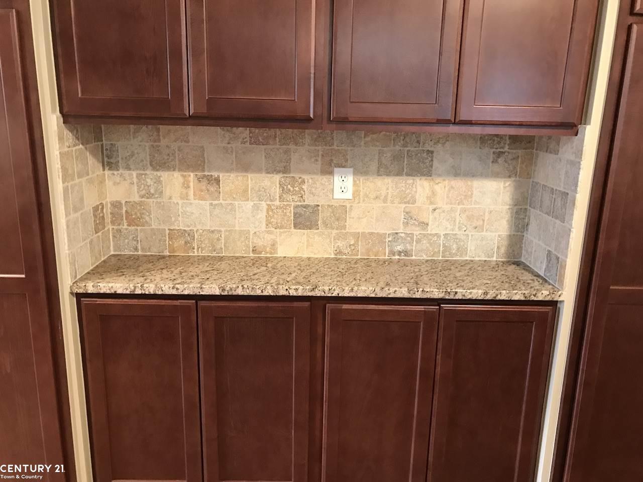 16460 Faulman Road Clinton Township, MI 48035 - Photo 11 of 27