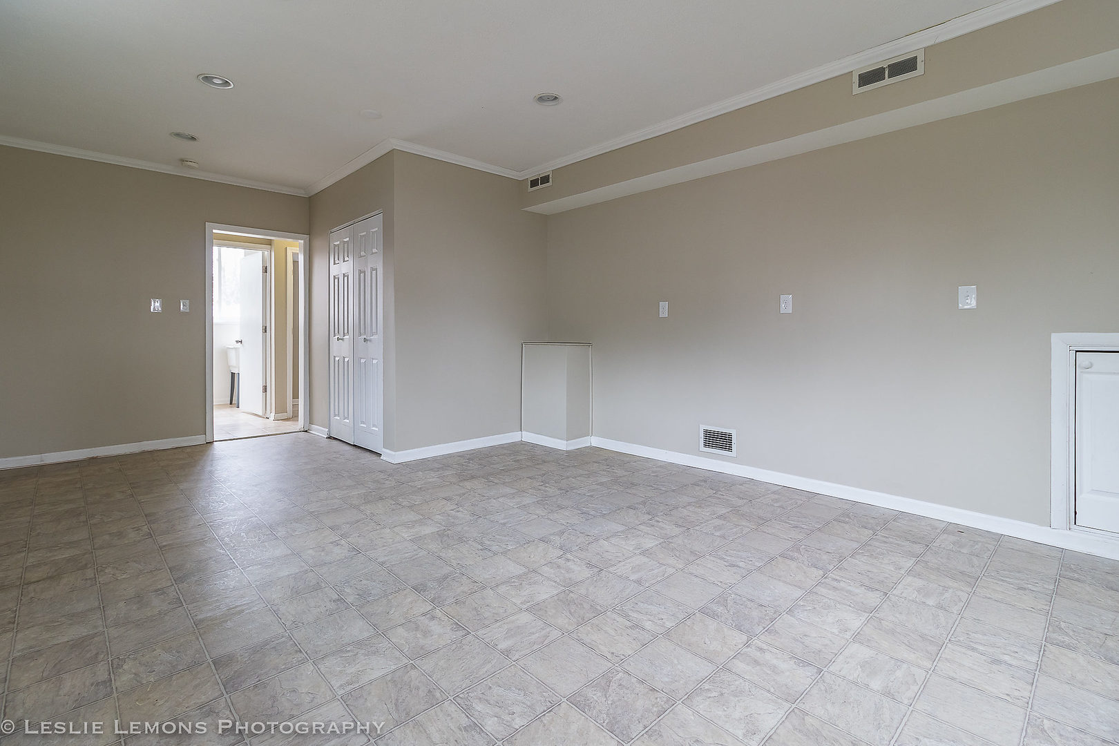 8541 North Shermer Road Niles, IL 60714 - Photo 12 of 26 a view of an empty room and window
