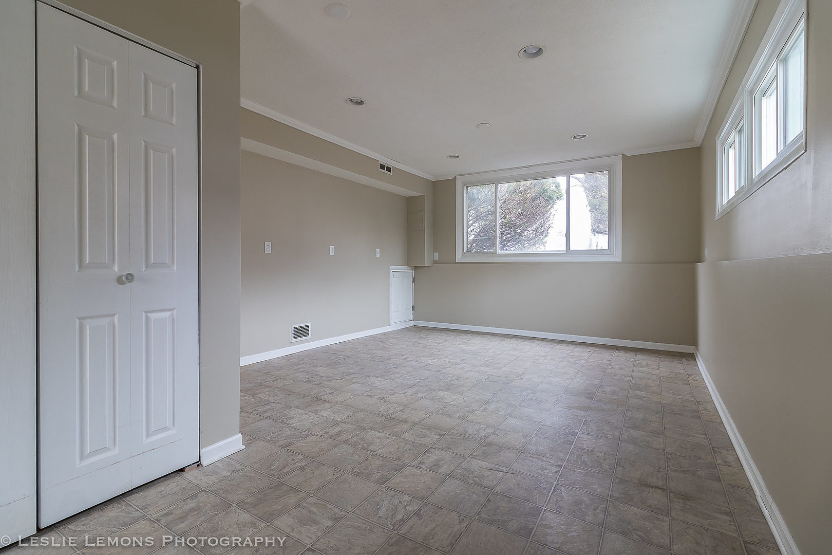 8541 North Shermer Road Niles, IL 60714 - Photo 13 of 26 a view of an empty room with a window