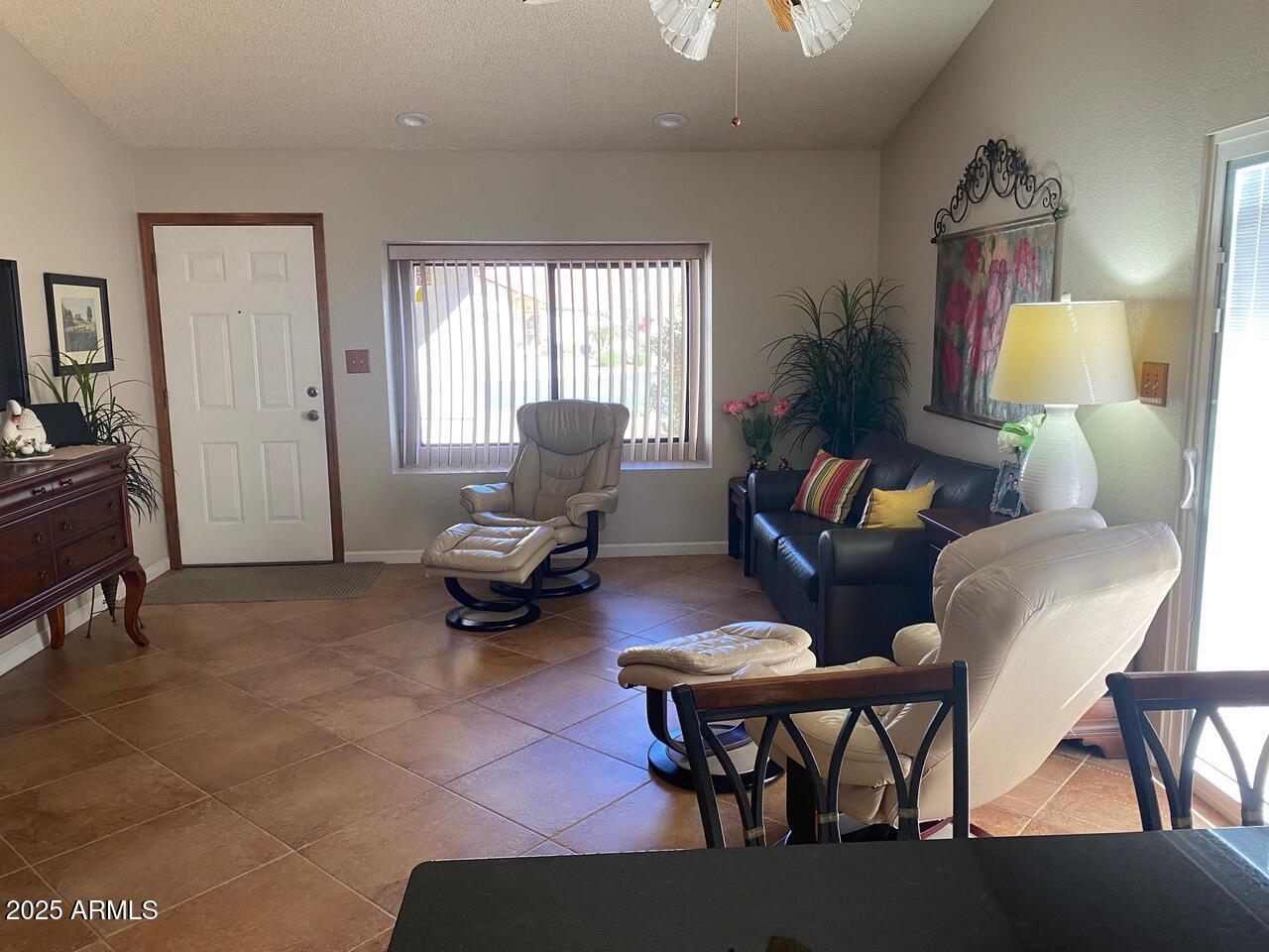542 South Higley Road, Unit 102 Mesa, AZ 85206 - Photo 8 of 51 IMG_2550
