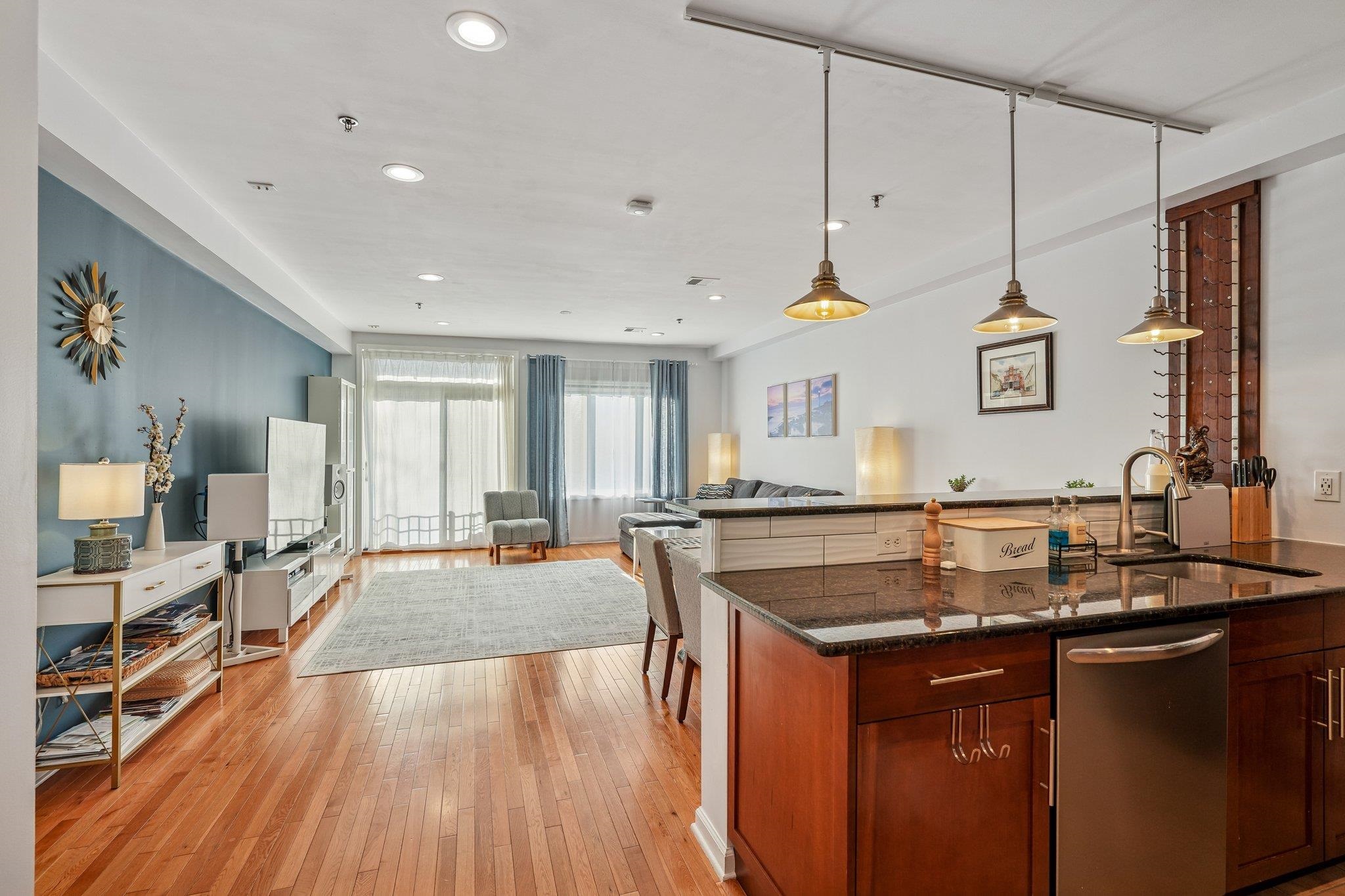 203-207 Hackensack Plank Road, Unit 4B Weehawken, NJ 07086 - Photo 12 of 35