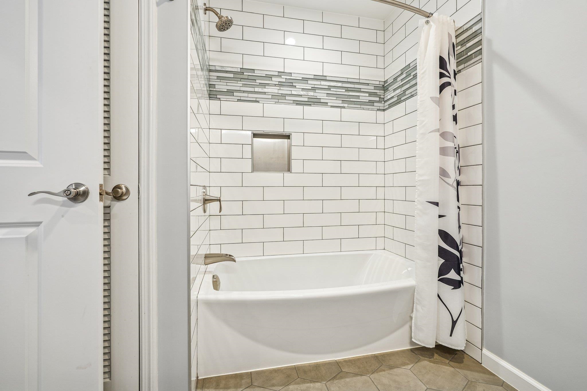 203-207 Hackensack Plank Road, Unit 4B Weehawken, NJ 07086 - Photo 29 of 35