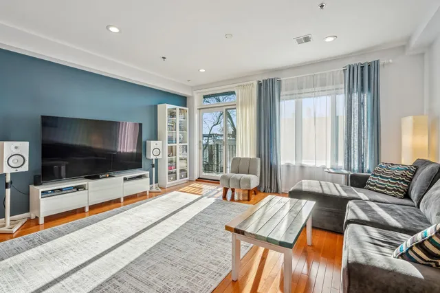 $774,987 | 203-207 Hackensack Plank Road, Unit 4B, Weehawken, NJ 07086