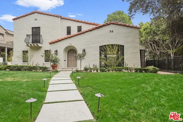 $30,000 | 712 North Rodeo Drive, Beverly Hills, CA 90210