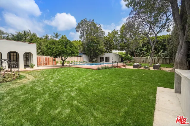 $30,000 | 712 North Rodeo Drive, Beverly Hills, CA 90210