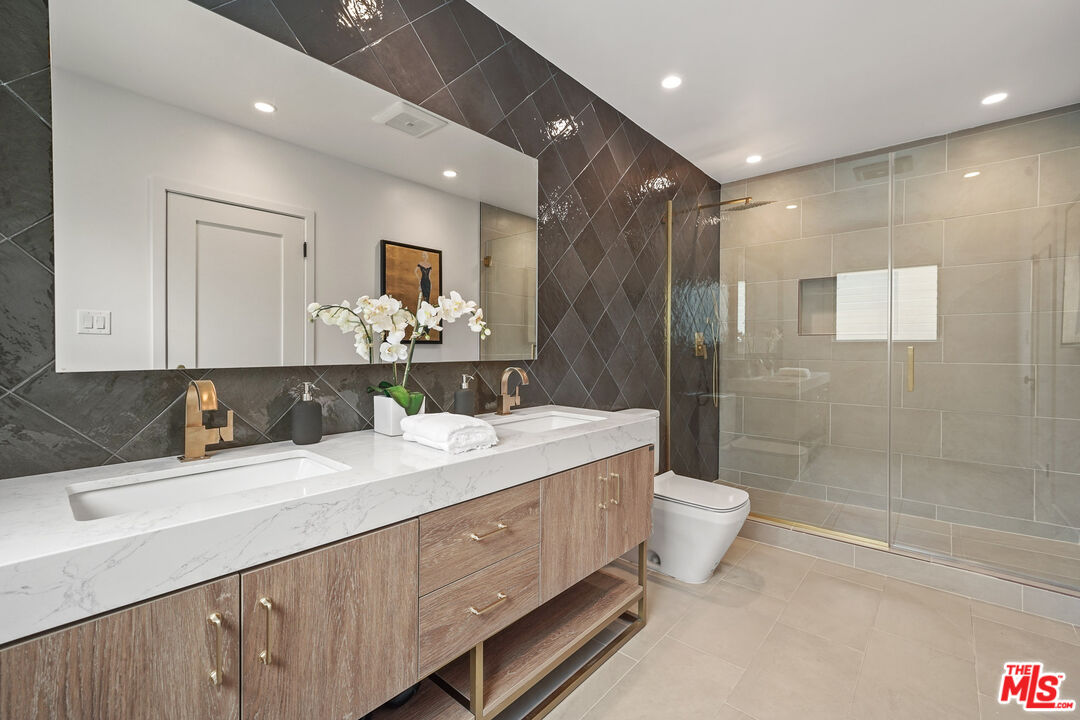 712 North Rodeo Drive Beverly Hills, CA 90210 - Photo 24 of 35