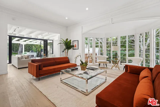 $30,000 | 712 North Rodeo Drive, Beverly Hills, CA 90210