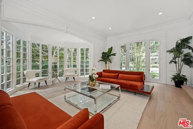 $30,000 | 712 North Rodeo Drive, Beverly Hills, CA 90210