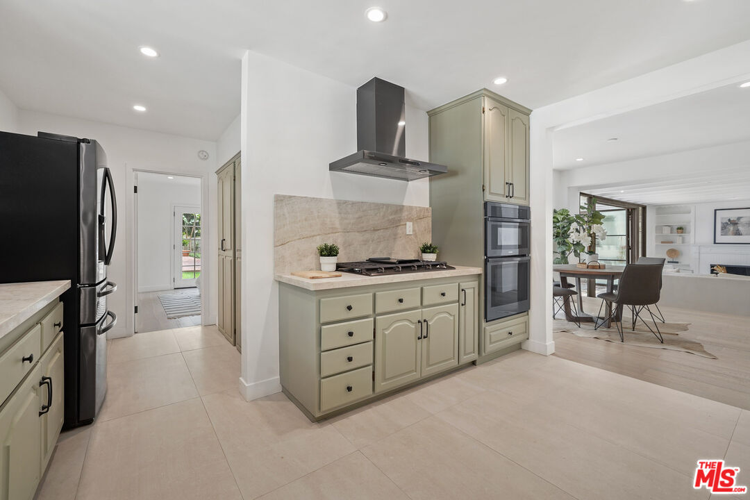 712 North Rodeo Drive Beverly Hills, CA 90210 - Photo 10 of 35