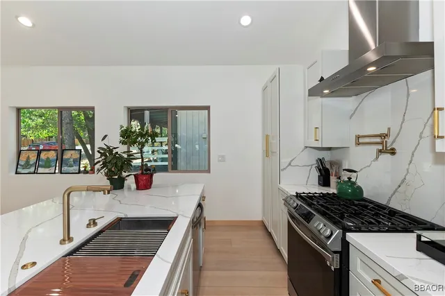 $419,000 | 374 Los Angeles Avenue, Sugarloaf, CA 92386