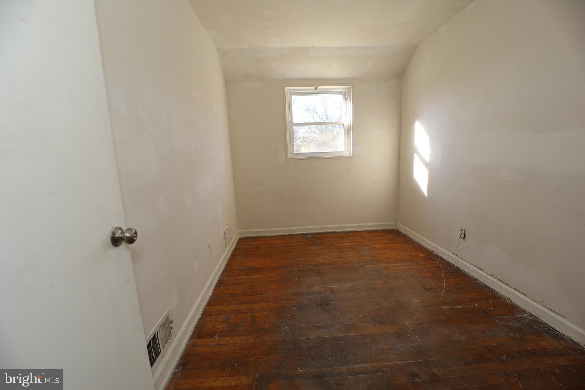 12704 Gould Road Silver Spring, MD 20906 - Photo 7 of 11