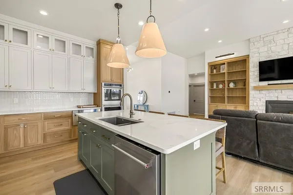 $999,000 | 839 East 1560 Street, Shelley, ID 83274