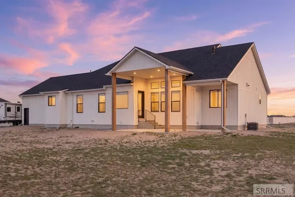 $999,000 | 839 East 1560 Street, Shelley, ID 83274