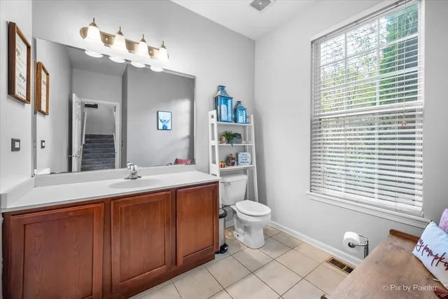 $415,000 | 279 Garden Drive, Elgin, IL 60124