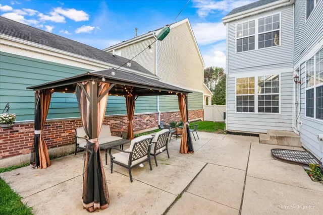 $415,000 | 279 Garden Drive, Elgin, IL 60124