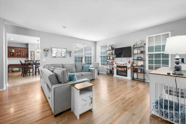 $415,000 | 279 Garden Drive, Elgin, IL 60124