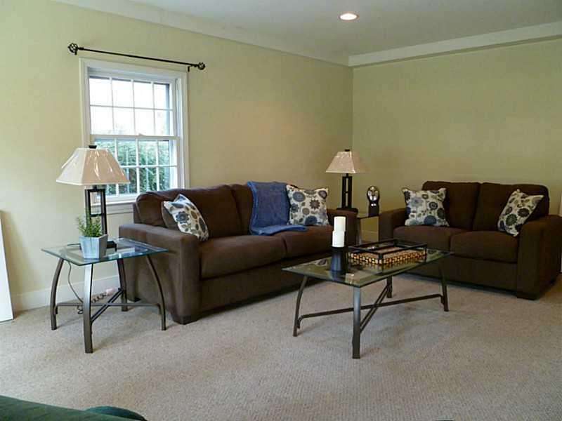 92 Scotland Bridge Road York, ME 03909 - Photo 7 of 34 Living Room.