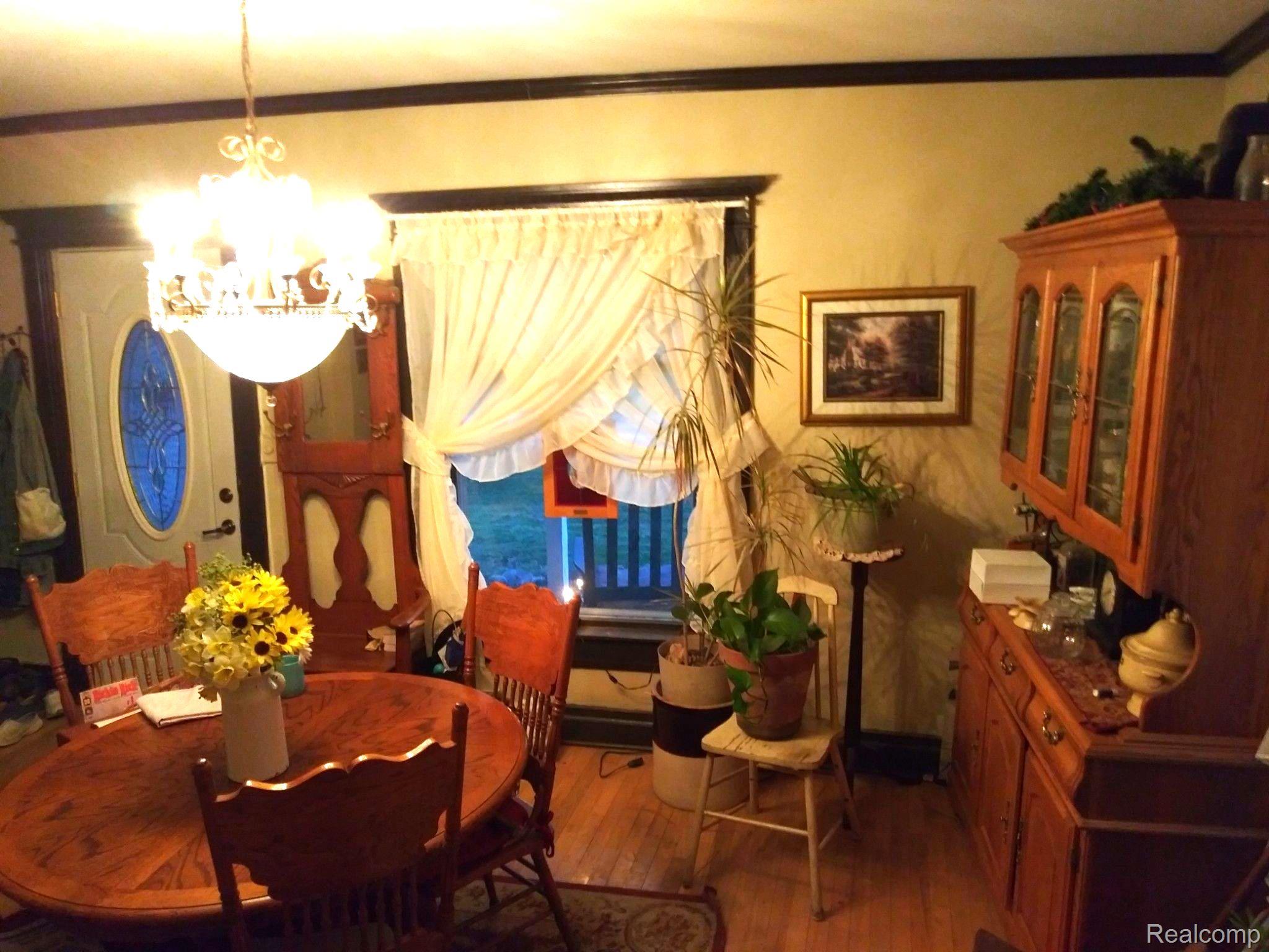 5050 North Nicholson Road Fowlerville, MI 48836 - Photo 16 of 24 Dining room