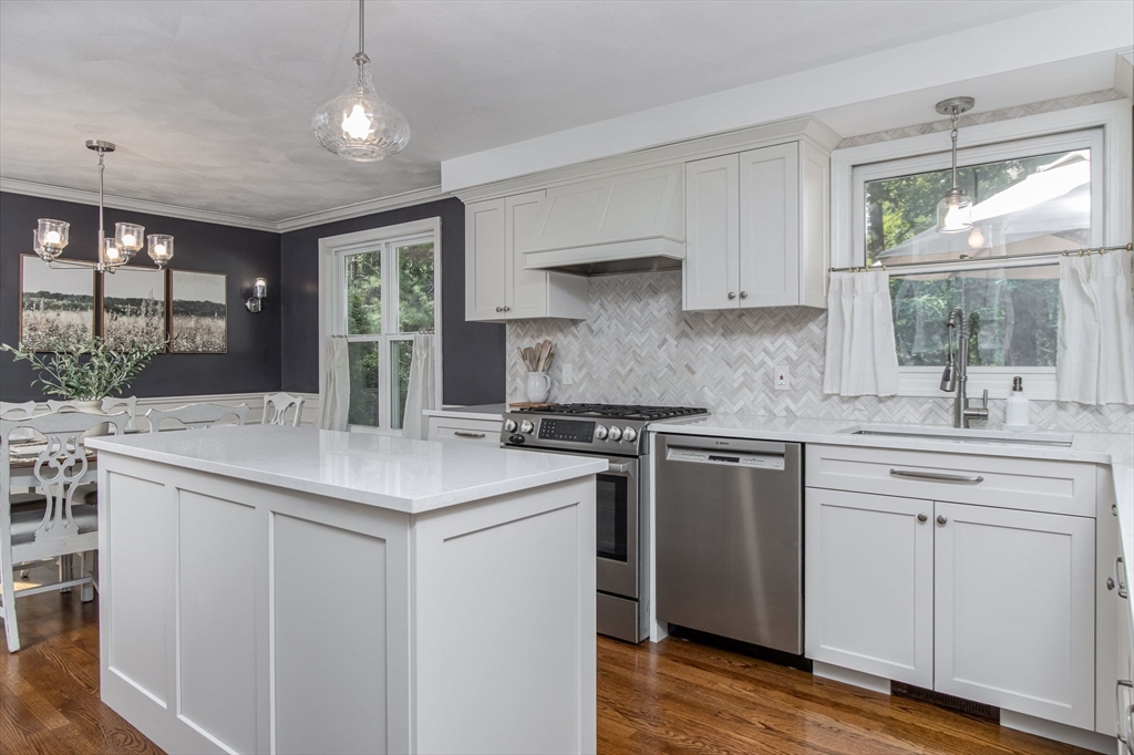561 Old Dunstable Road Groton, MA 01450 - Photo 12 of 39