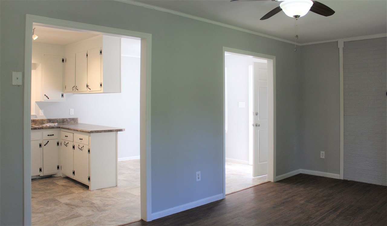 297 White Plains Road Gaffney, SC 29340 - Photo 5 of 30