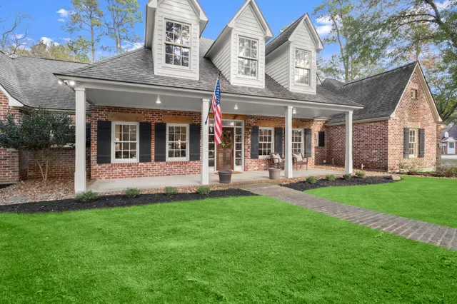 $940,000 | 17928 Country Walk Drive, Spring, TX 77379