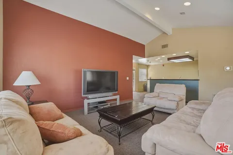 $569,000 | 675 Oak Run Trail, Unit TL301, Oak Park, CA 91377