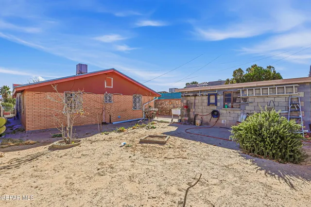 $235,000 | 118 Del Prado Drive, Sunland Park, NM 88063