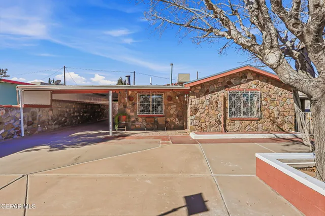 $235,000 | 118 Del Prado Drive, Sunland Park, NM 88063