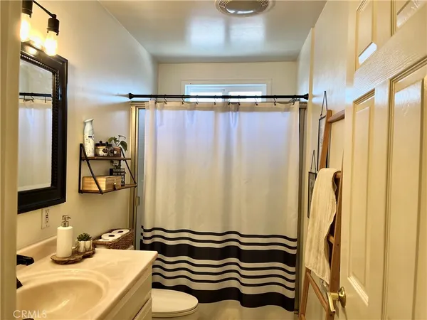 $798,000 | 13708 Carfax Avenue, Bellflower, CA 90706