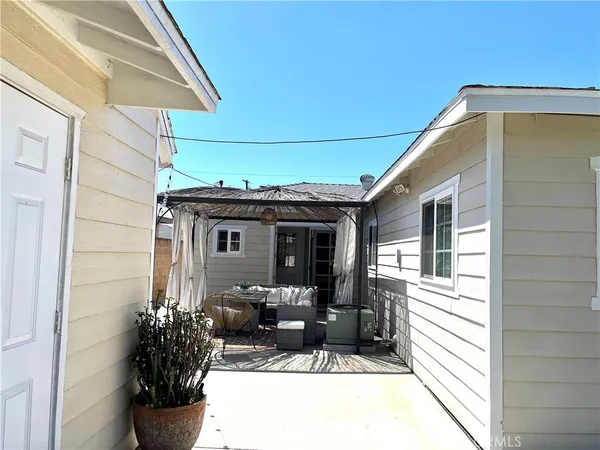 $798,000 | 13708 Carfax Avenue, Bellflower, CA 90706