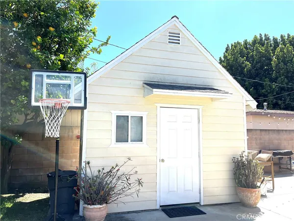 $798,000 | 13708 Carfax Avenue, Bellflower, CA 90706