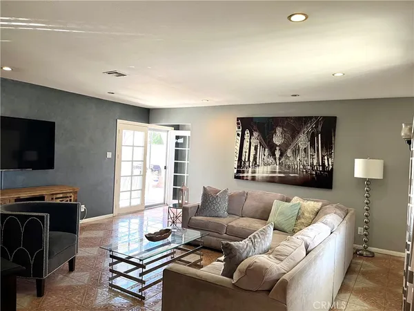 $798,000 | 13708 Carfax Avenue, Bellflower, CA 90706