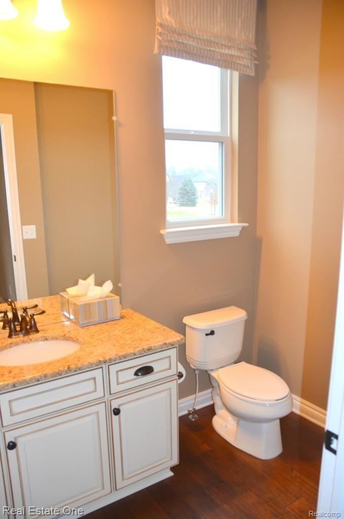 6918 Oakhurst Ridge Road Clarkston, MI 48348 - Photo 27 of 47 HALF BATH