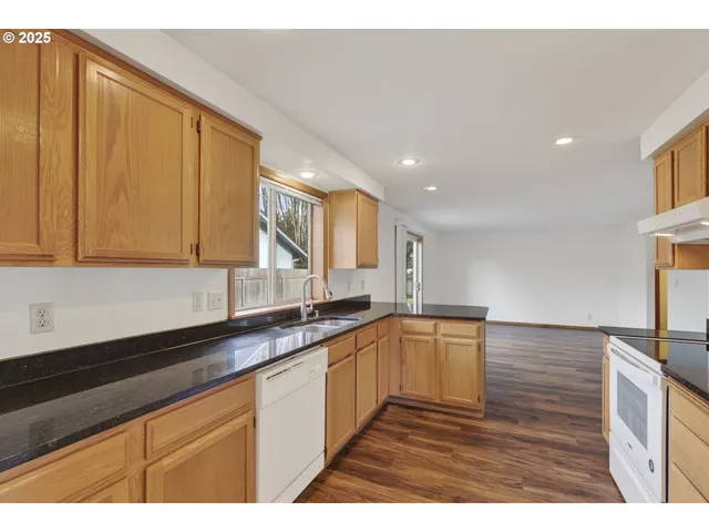 $589,900 | 418 Northwest 112th Street, Vancouver, WA 98685