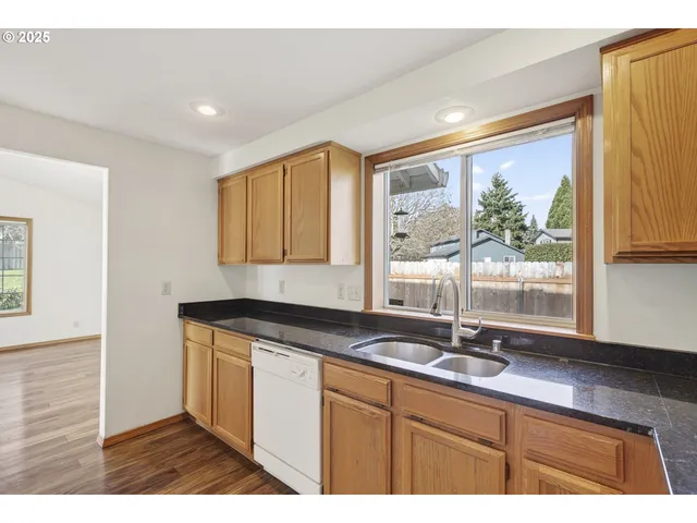 $589,900 | 418 Northwest 112th Street, Vancouver, WA 98685