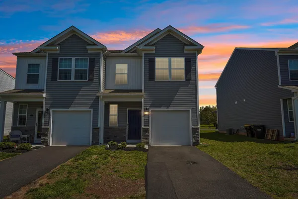 $359,900 | 884 Still Waters, Pennsburg, PA 18073