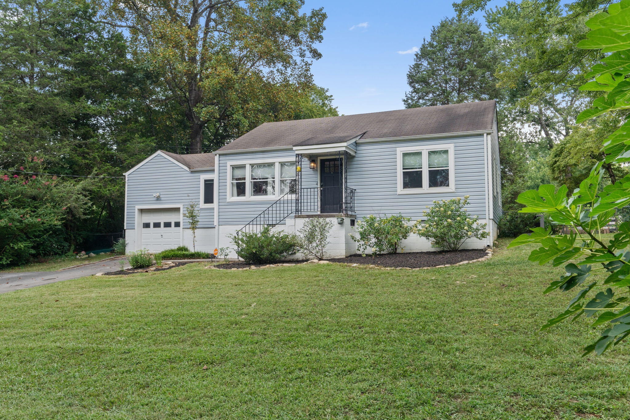 113 Hill Road Chattanooga, TN 37415 - Photo 2 of 32 113 Hill Road