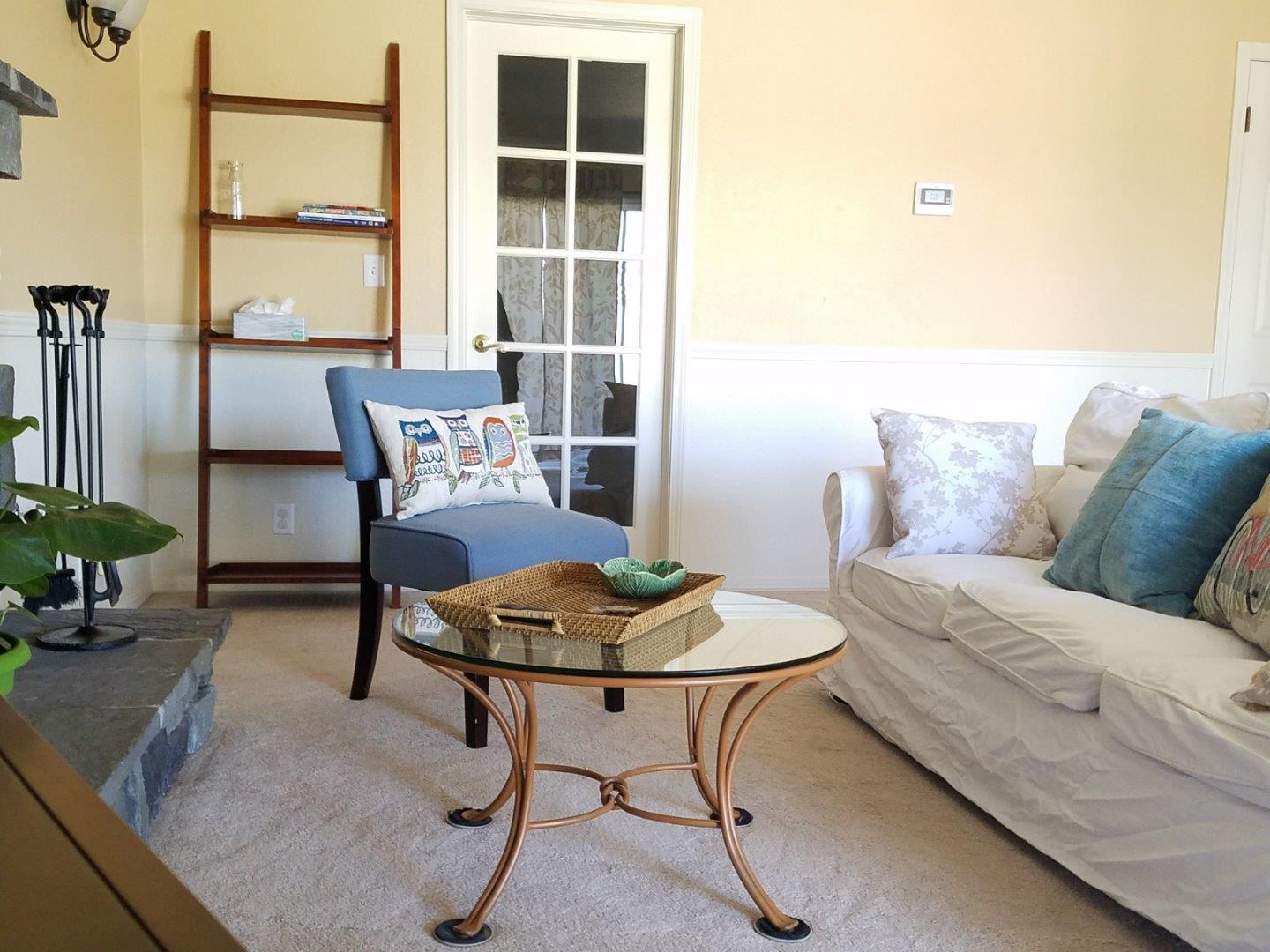 148 Greenbriar Way Salinas, CA 93907 - Photo 11 of 29 a living room with furniture and a window