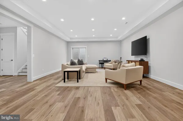 $3,399,000 | 6928 Whitehall Place, McLean, VA 22101