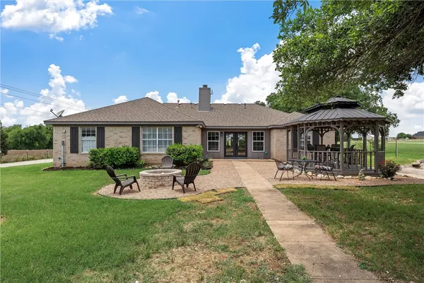 $724,900 | 1648 Old Ranch Road, China Spring, TX 76633
