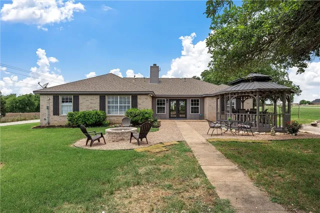 $724,900 | 1648 Old Ranch Road, China Spring, TX 76633