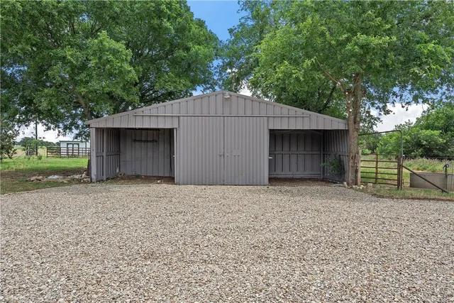 $724,900 | 1648 Old Ranch Road, China Spring, TX 76633