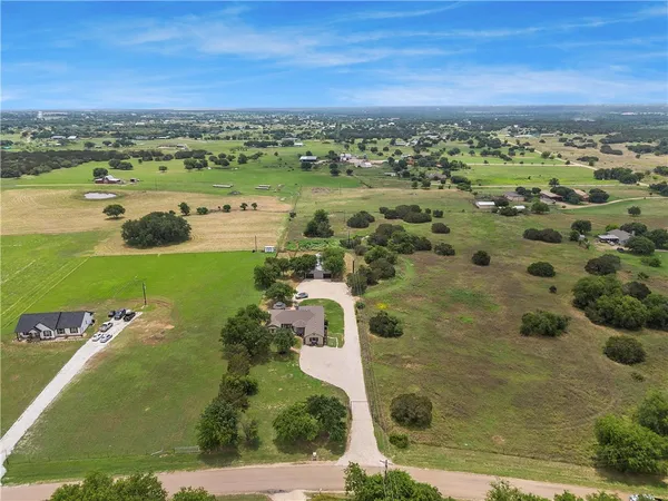 $724,900 | 1648 Old Ranch Road, China Spring, TX 76633