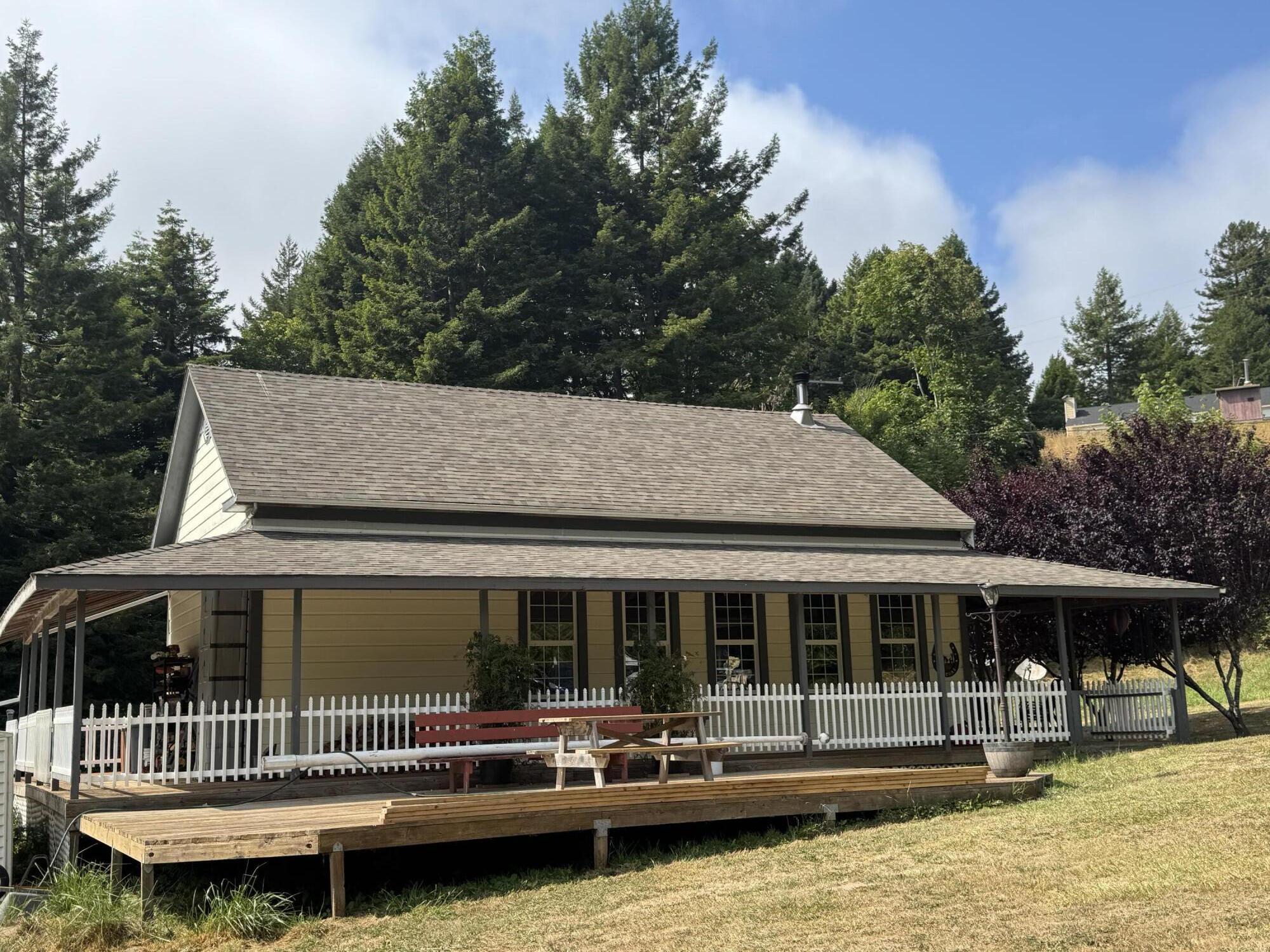 8472 Elk River Road Eureka, CA 95503 - Photo 3 of 46