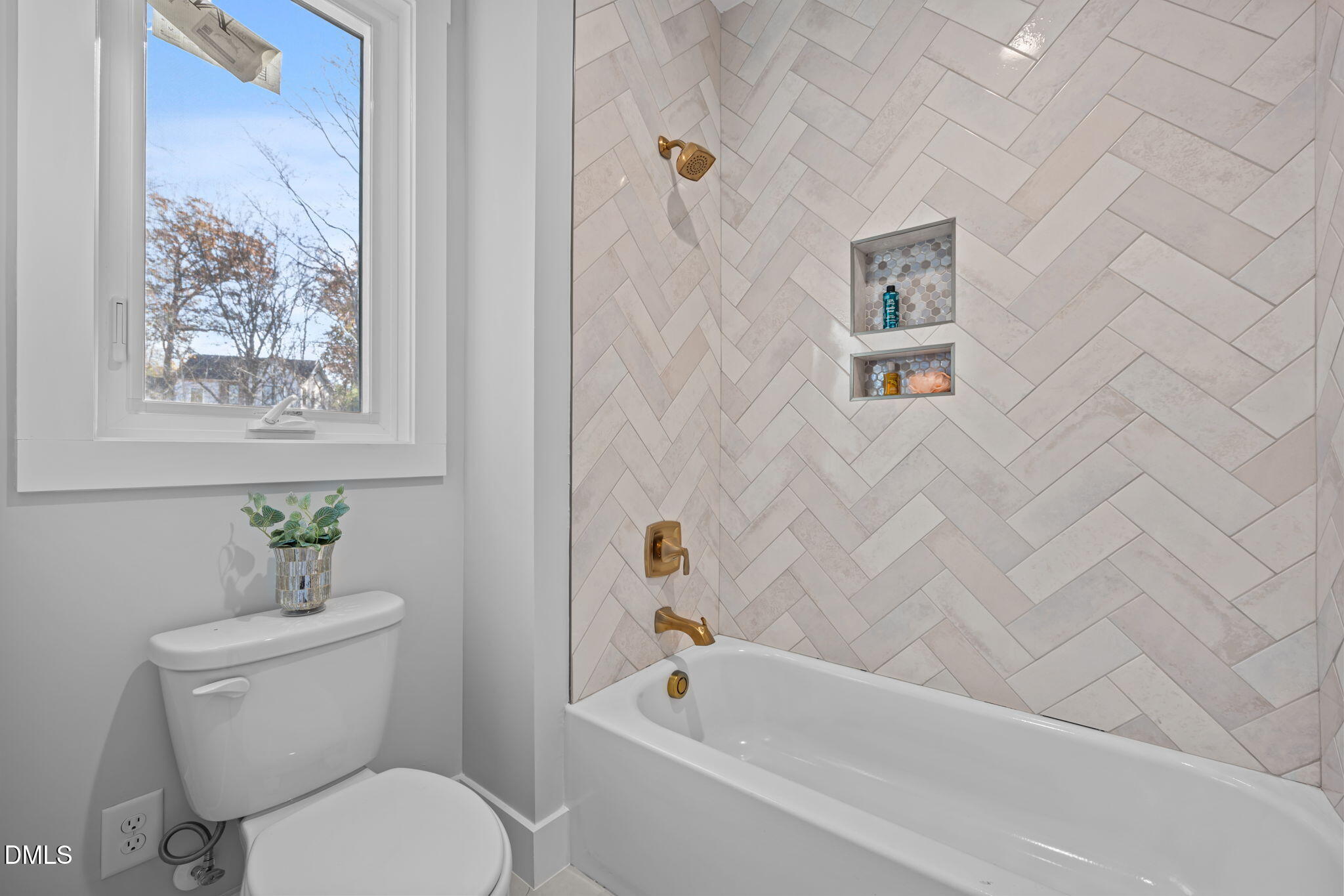 1005 Phoenix Place Raleigh, NC 27610 - Photo 23 of 38 30-web-or-mls-2N6A5553