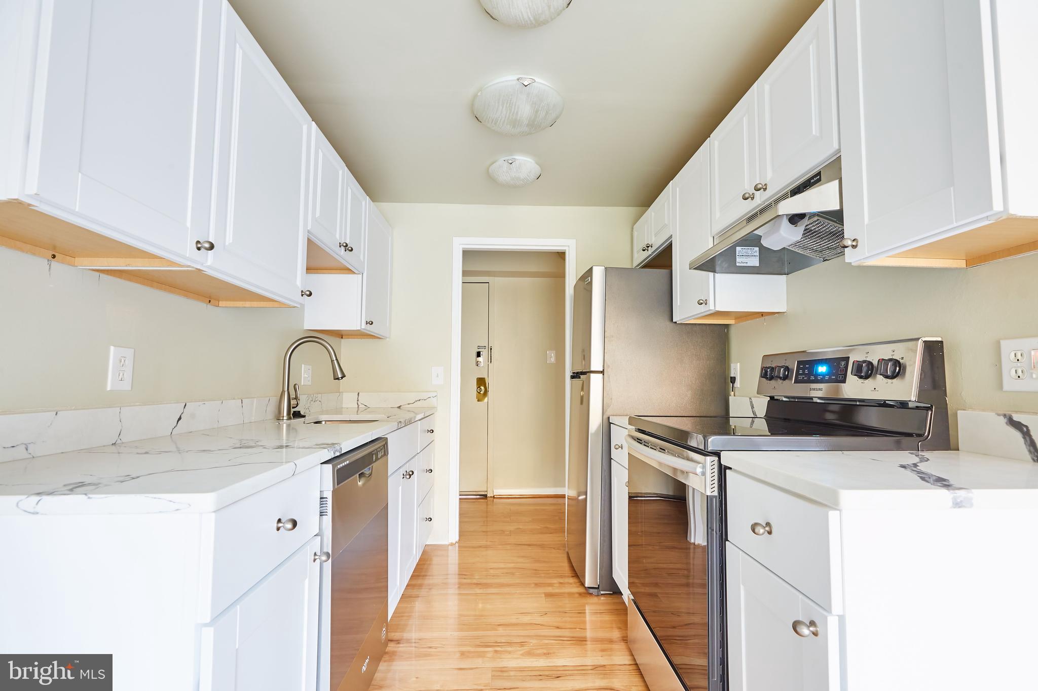 11649 Stoneview Square, Unit 1B Reston, VA 20191 - Photo 2 of 17 Gallery Image 2