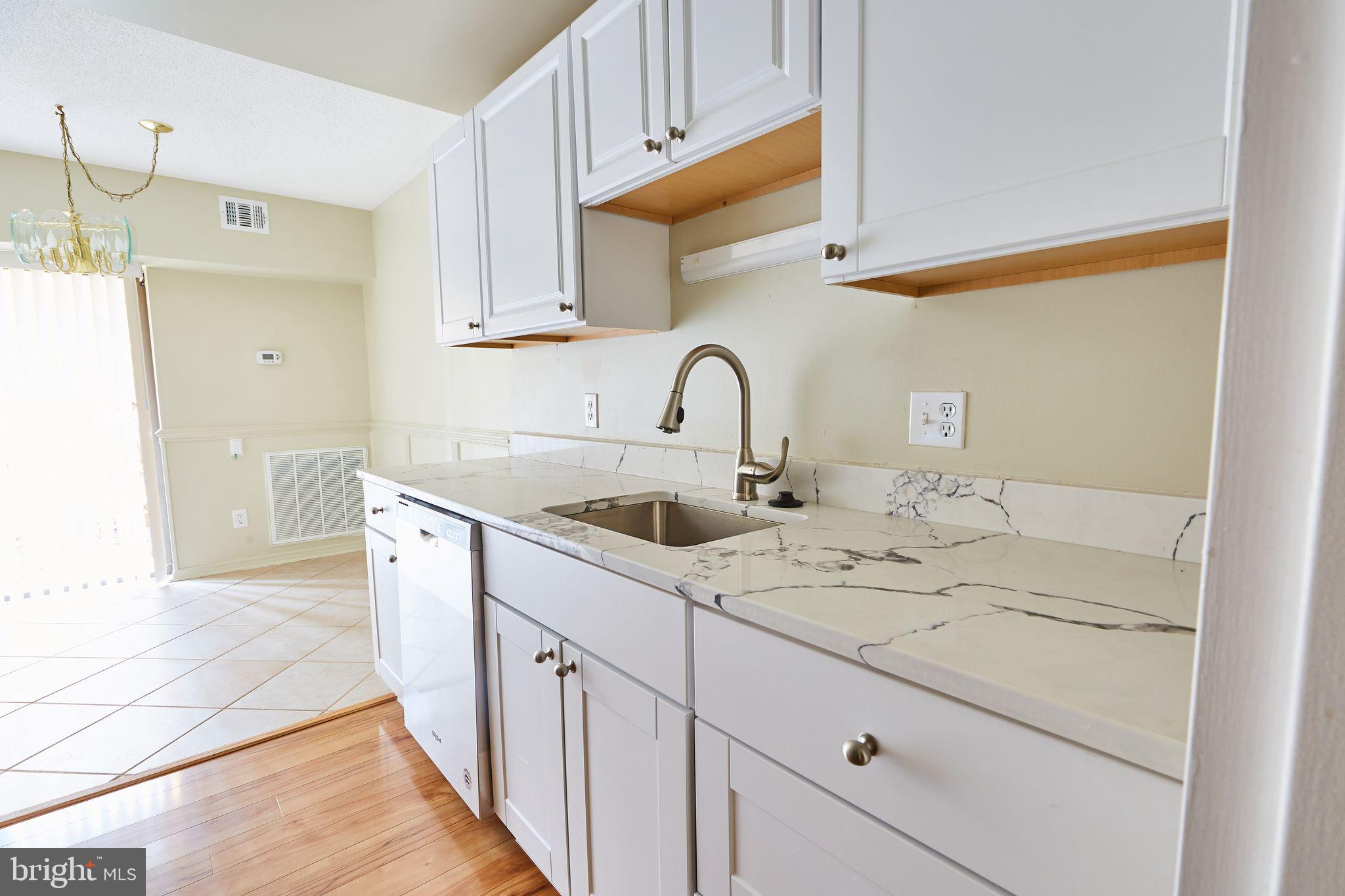 11649 Stoneview Square, Unit 1B Reston, VA 20191 - Photo 3 of 17 Gallery Image 3