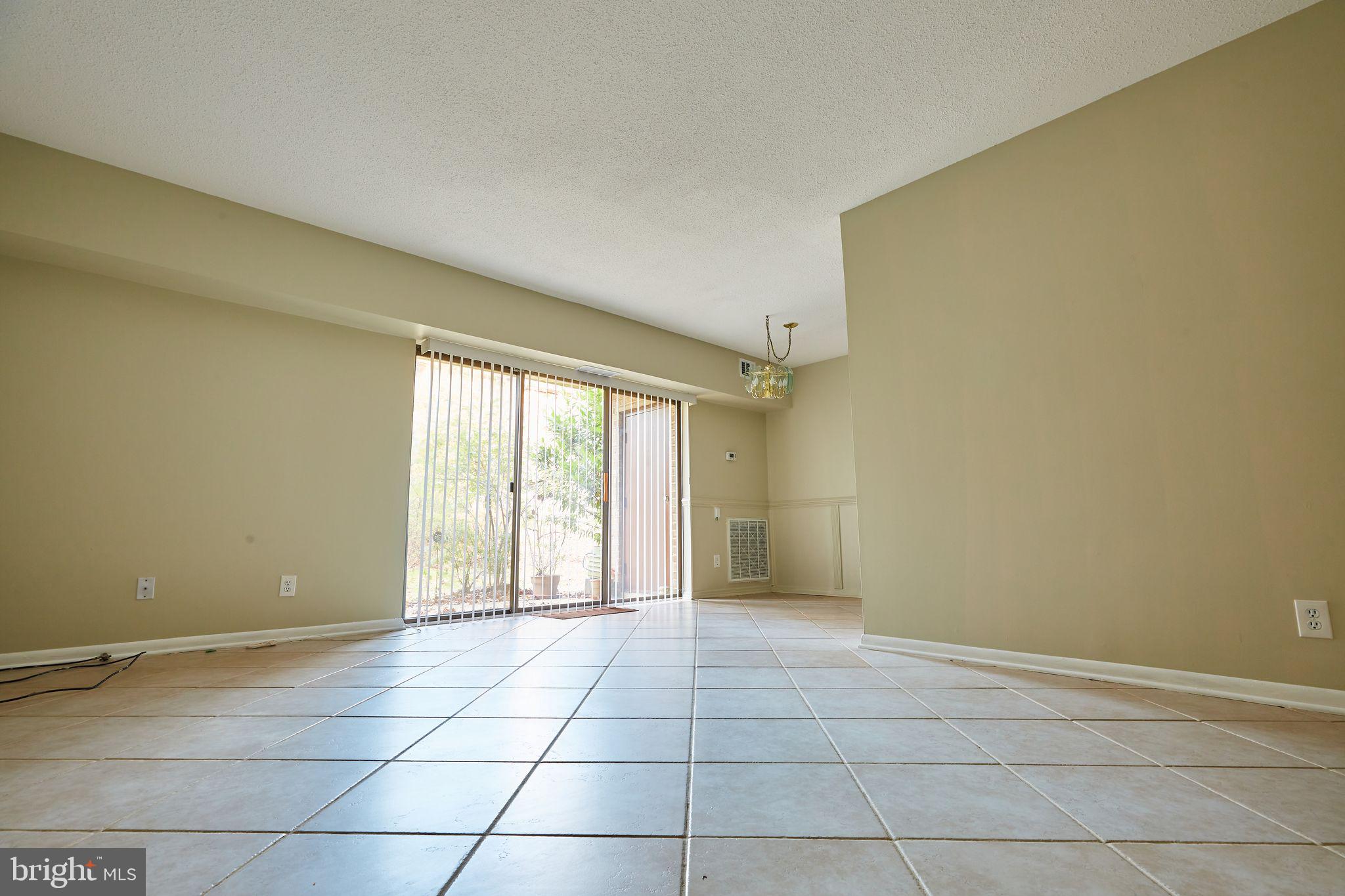 11649 Stoneview Square, Unit 1B Reston, VA 20191 - Photo 5 of 17 Gallery Image 5