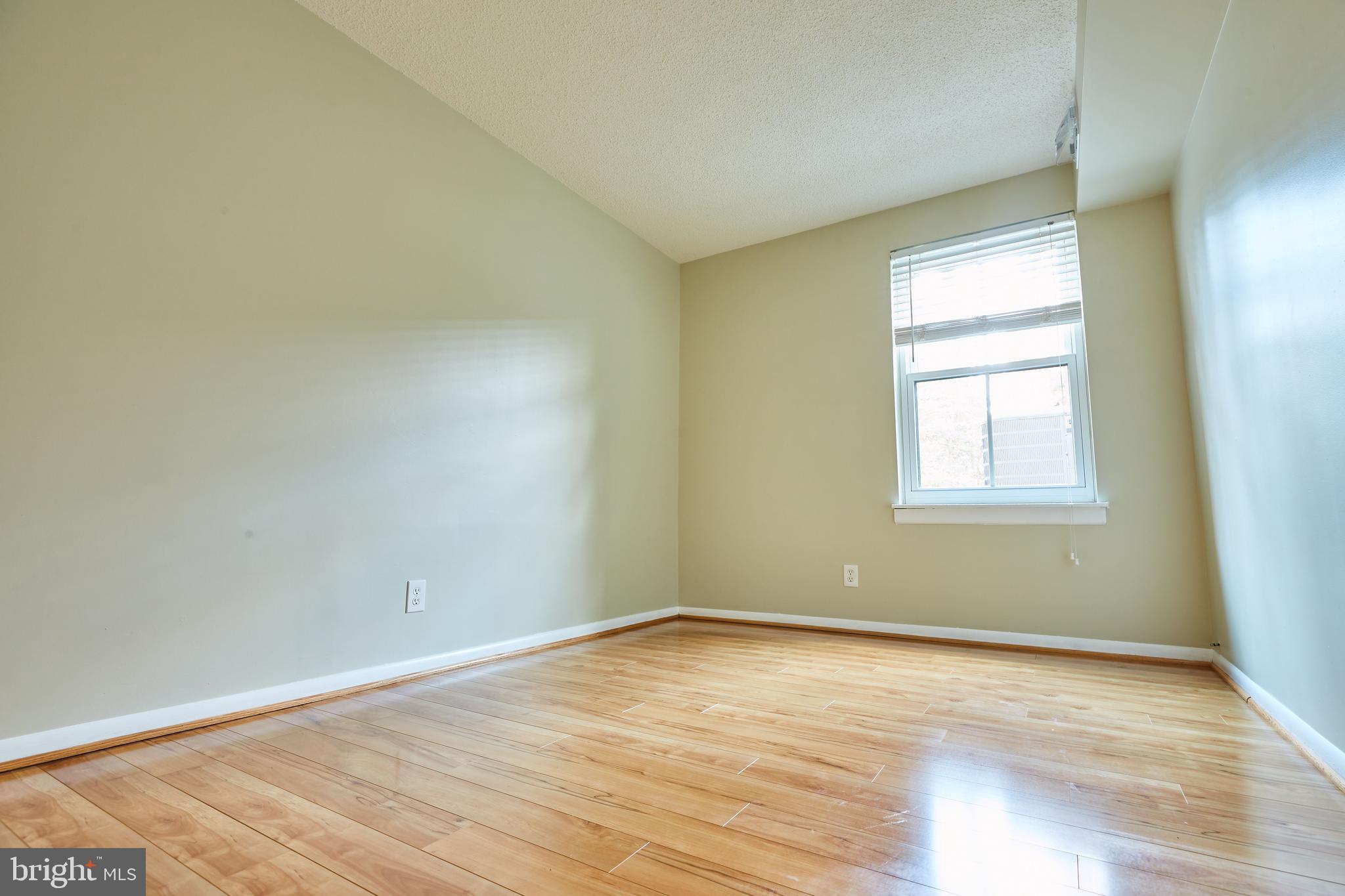 11649 Stoneview Square, Unit 1B Reston, VA 20191 - Photo 9 of 17 Gallery Image 9